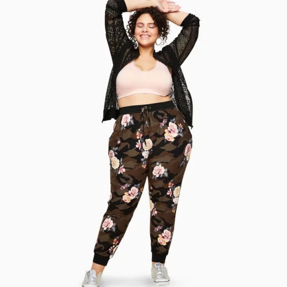 Loralette || 1X Olive Camo Floral Joggers - Picture 3 of 4